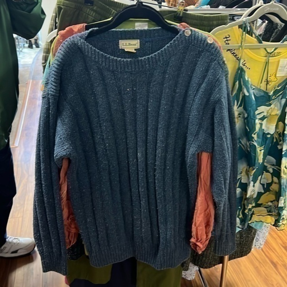 L.L. Bean size large silk nylon lambs wool sweater appears to be vintage
